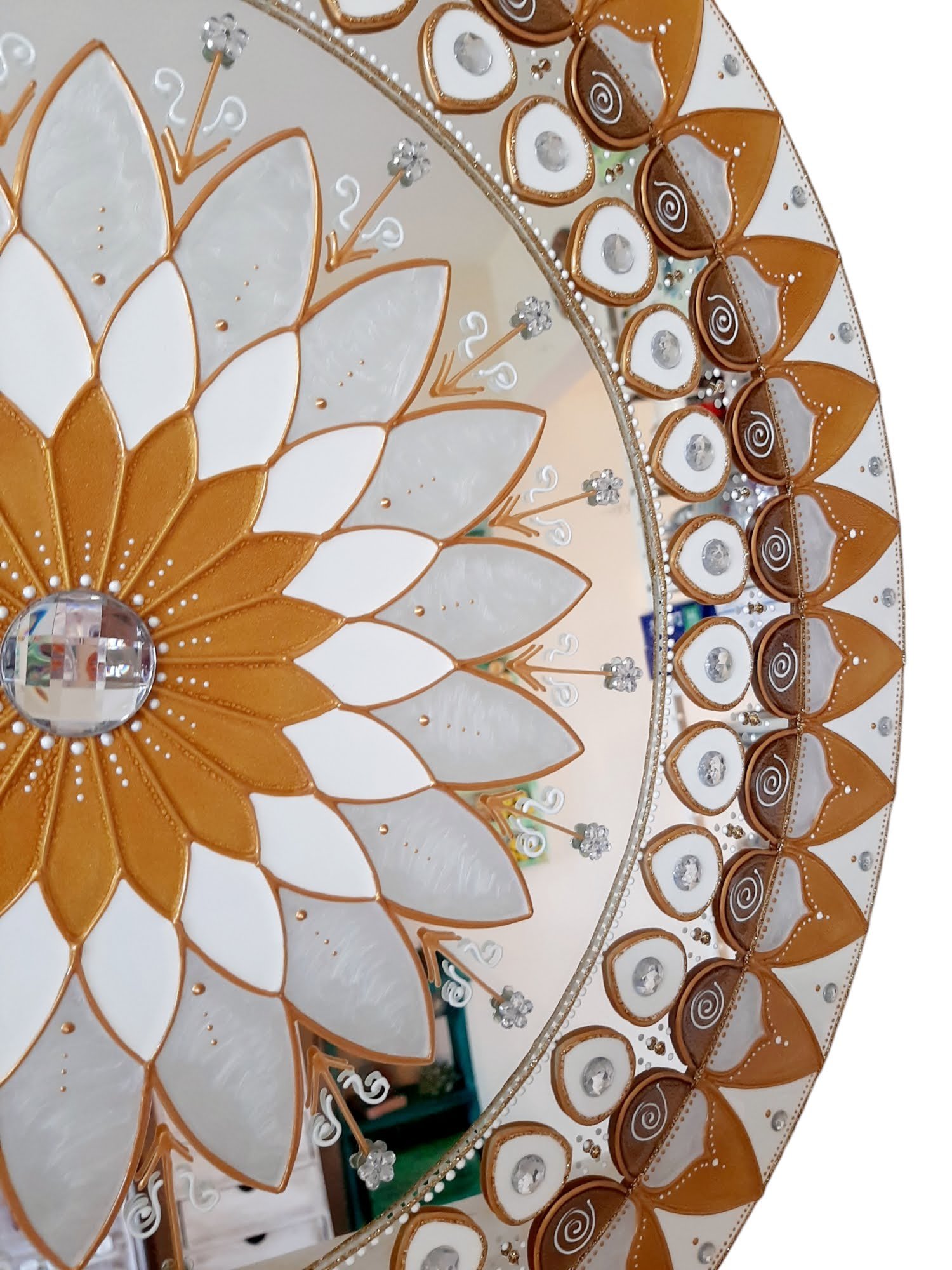 Mandala Ouro e Branco em Espelho de 50cm - 5