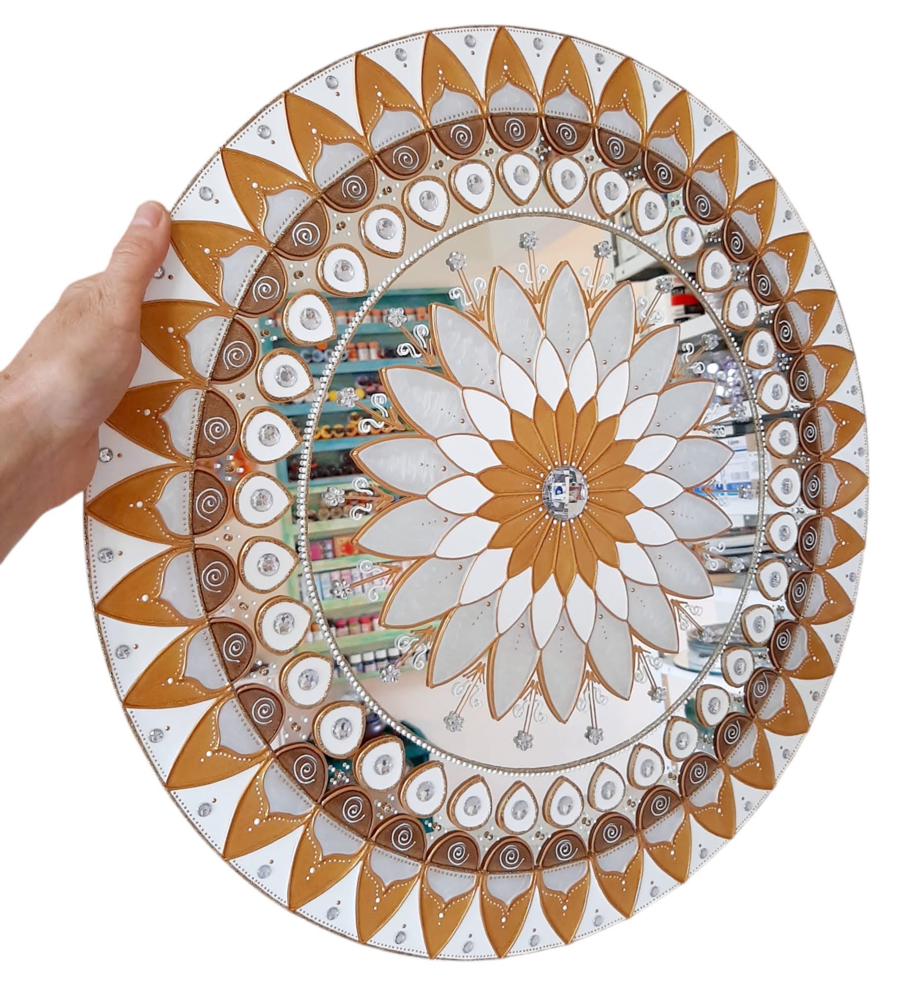 Mandala Ouro e Branco em Espelho de 50cm - 6