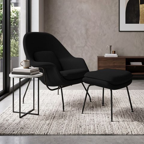 Poltrona Womb Chair com Puff Linho Base Preta Linha Premium Leitura Relaxamento Sala Moderna - Preto