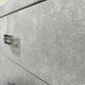 Papel de Parede Cimento Queimado Cinza Claro Adesivo Vinílico Efeito Industrial Concreto Rústico 2mt - 4