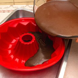 FORMA PARA BOLO COM FURO DE SILICONE - MOZCADA - 4