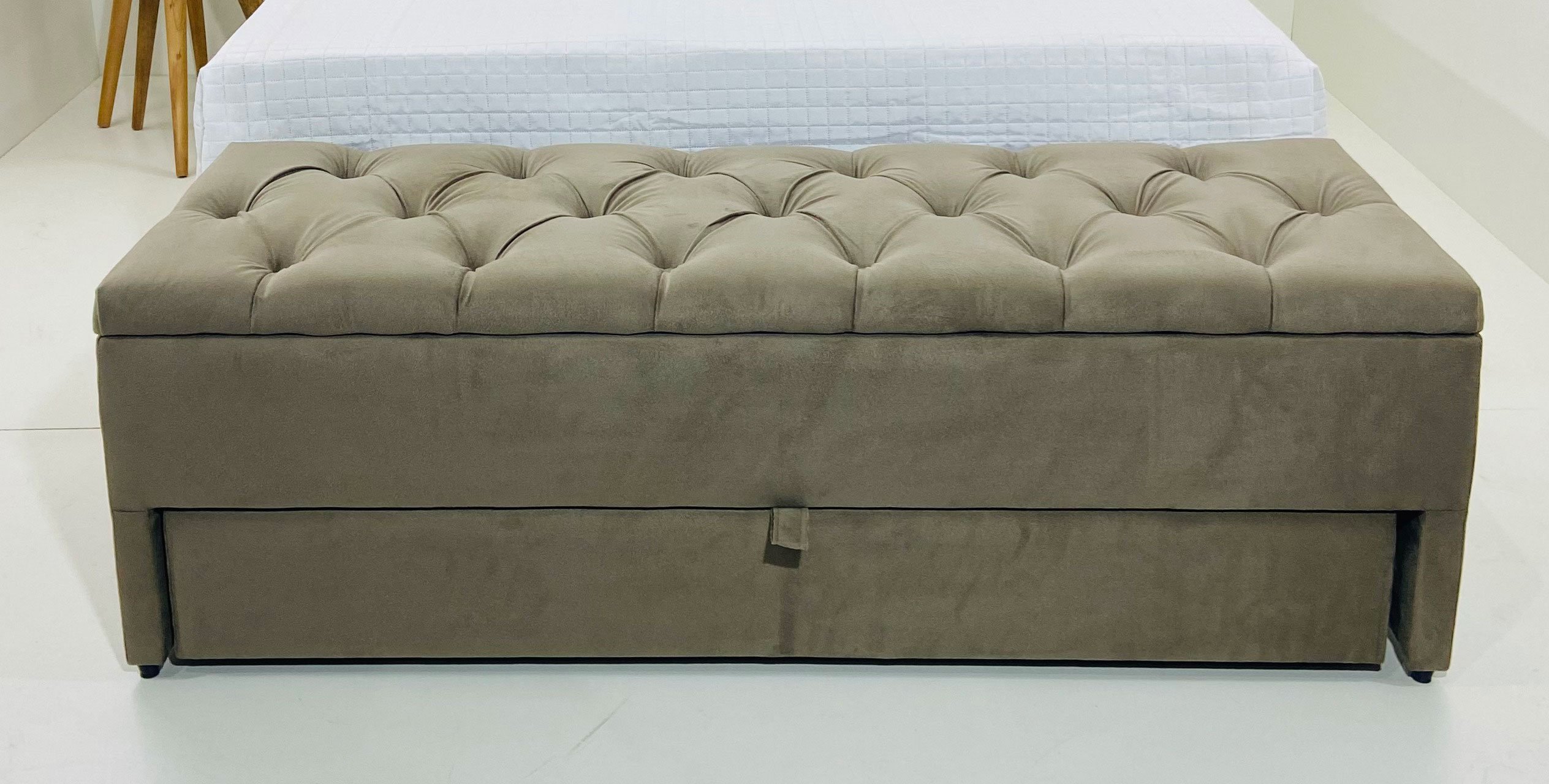 Puf Baú com Gaveta de Casal 140x50x45cm na Cor Bege - Produto de Alta Qualidade e Conforto