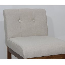 Banco Alto Bistrô de Madeira com Encosto Estofado Off White Lívia Soberati Banco Alto Bistrô de Made - 3