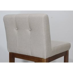 Banco Alto Bistrô de Madeira com Encosto Estofado Off White Lívia Soberati Banco Alto Bistrô de Made - 4
