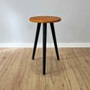 Ver imagem 4 de Mesa Lateral Redonda com Pé Palito de Madeira Carvalho e Preto