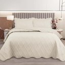 Ver imagem 2 de Kit Cobre Leito Colcha Ipanema Casal 3 Peças 100% Poliéster Percal 300 Fios Bege Clara Luz Decora
