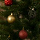 Ver imagem 2 de Kit 12 Bolas Natal Texturas Arabesco Luxo Vermelho, Dourado e Verde 6cm na Caixa Pinheiro - Magizi