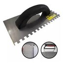 Ver imagem 2 de Kit 3 Ferramentas-1 Desempenadeira Dentada Aço+1 Marreta Borracha Branca 60mm+1 Marreta 40mm