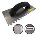 Ver imagem 2 de Kit 3 Ferramentas-1 Desempenadeira Dentada Aço+1 Marreta Borracha Branca 60mm+1 Marreta 40mm