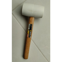 Ver mais imagens de Kit 3 Ferramentas-1 Desempenadeira Dentada Aço+1 Marreta Borracha Branca 60mm+1 Marreta 40mm