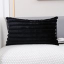 Ver imagem 1 de Capa P/ Almofada Pelucia Wave Soft 30 X 60 Cm - Preta