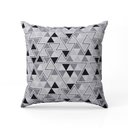 Ver imagem 4 de Kit 04 Capas para Almofada Tecido Estampado Triângulo Preto e Branco D96 42x42 cm - D’Rossi