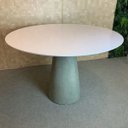 Ver imagem 3 de Mesa de Jantar Cone Redonda 100 Cm Base Cimento Queimado Tampo Laqueado Linn Shop Mesa de Jantar Con