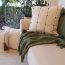 Ver imagem 3 de Almofada Artesanal Tassel Branco Verde Musgo