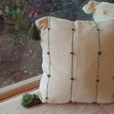 Ver imagem 5 de Almofada Artesanal Tassel Branco Verde Musgo