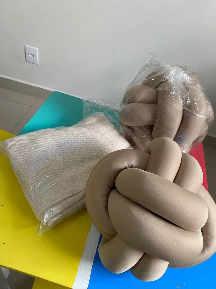 Ver imagem 4 de Almofada de Nó Escandinavo Nozinho Decorativo 35cm Marrom