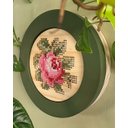 Ver imagem 1 de Quadro de Madeira Bordado em Ponto Cruz