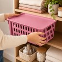 Ver imagem 2 de Caixa Organizadora Infantil Empilhavel Rosa Cesto 7,4L Gaveteiro Vazado com Tampa Multiuso Guarda Ro