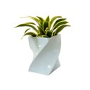 Ver imagem 1 de Vaso Cerâmica Torcido 8,5x 6,5x10 Cm – Elegância e Movimento na Decoração