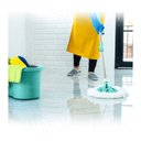 Ver mais imagens de Esfregão Mop Giratório Com 01 Refil Para Passar Pano No Chão Flashlimp