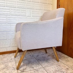 Poltrona Brasil Suede Champagne Pé de Madeira Fácil de Montar - 7