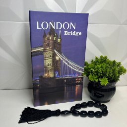 Kit decoração livro London + vaso preto + colar japamala - 2