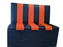 Ver imagem 1 de Poltrona Sofá Booth Listras Verticais Preto e Laranja 1.20cm Sku230