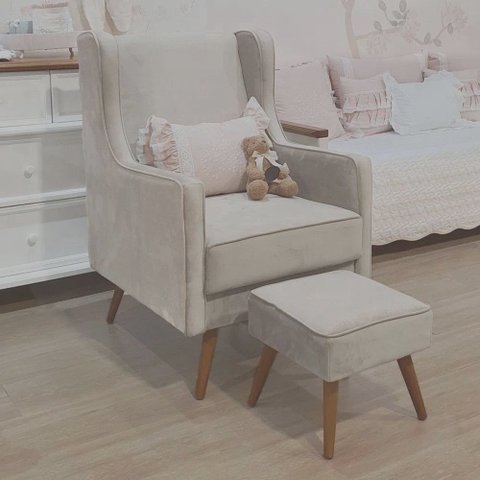 Poltrona Amamentação Aquila com Puff Pé Palito Linho Bege