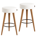 Ver imagem 1 de Kit 2 Banquetas Alta 60cm Estofada Corino Branco Retrô Pé Palito Cozinha Área Gourmet Balcão Bancada