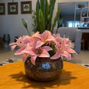 Ver imagem 2 de Arranjo Grande Centro de Mesa Lírio Rosa Artificial Completo Decore Fácil Shop