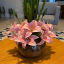 Ver imagem 4 de Arranjo Grande Centro de Mesa Lírio Rosa Artificial Completo Decore Fácil Shop