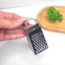 Ver imagem 4 de Ralador de Queijo Mini Aço Inox Pequeno Raspas de Limao 6un