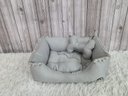Ver imagem 6 de Cama Pet Cinza Cachorro P Almofada Cinza Caminha com Ziper Mini Brinquedo P