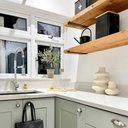 Ver imagem 4 de Prateleira de Madeira Rústica com Suporte Invertido | 20cm de Profundidade - 200cm