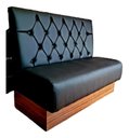 Ver imagem 1 de POLTRONA SOFÁ BOOTH 1.20M LUXO CAPITONE DUPLO A MAO COR PRETO BASE COM RECUO AMADEIRADO SKU21 O REI