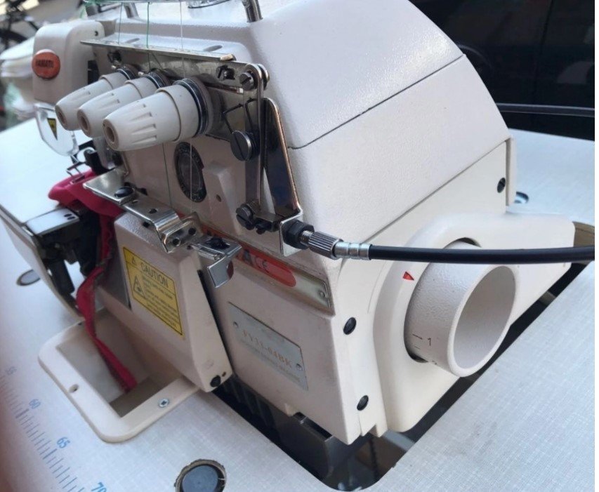 Máquina de Costura Industrial Overlock C/ Embutidor - 5