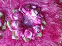 Ver imagem 6 de Tapete Crochê Artesanal Branco Flor Rosa 95x65 Quarto Sala