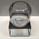 Ver imagem 3 de Vaso Decorativo Enfeite Casa Home&Co com Suporte Metal Vidro 30x21x21cm Fume