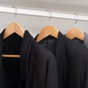 Ver imagem 6 de Kit 48 Cabides de Madeira Claro Marfim Verniz Alta Qualidade