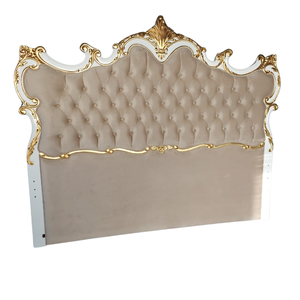 Cabeceira Queen Imperial Rainha Entalhada Laca Branca Apliques Folheados a Ouro Veludo Bege
