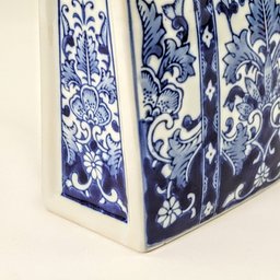 Vaso de Porcelana Azul e Branco Bolsa Floral Decoração - 3