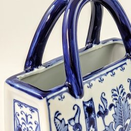 Vaso de Porcelana Azul e Branco Bolsa Floral Decoração - 7