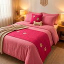 Ver imagem 1 de Kit 4 Pçs Peseira Cama Casal King Impermeável e Almofada Cheia para Pet: Pink