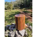 Ver imagem 3 de banco ripado colorido produzido em madeira maciça de demolição