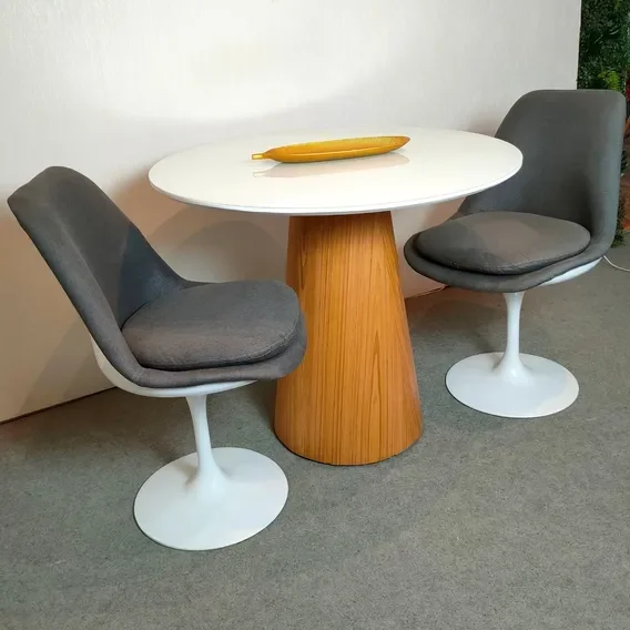 MESA CONE OVAL 1,37X0,90 TAMPO BRANCO BASE FREJÓ - 2