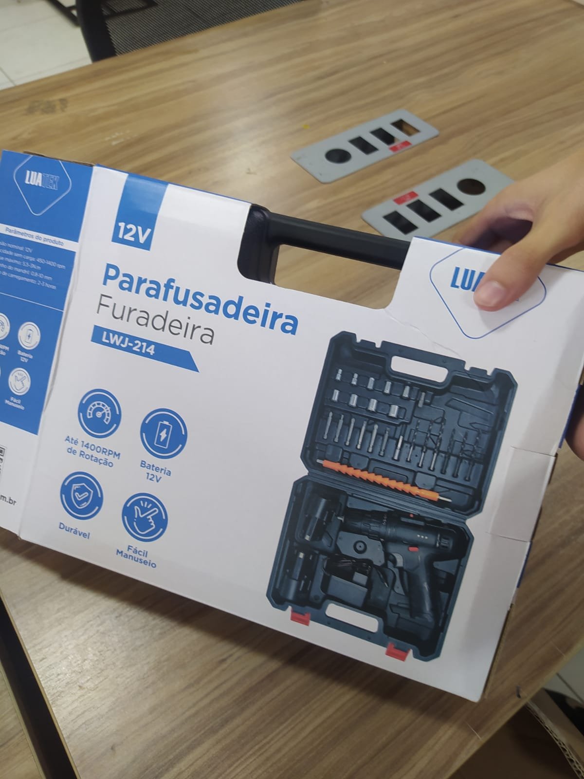 Parafusadeira Furadeira Profissional 12v com 2 Baterias Maleta e Acessórios Leve Compacta Potente - 7