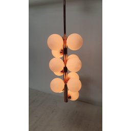 PENDENTE VERTICAL COM BOLAS BRANCAS DE VIDRO BRANCO  ESTRUTURA ROSÉ 12 LÂMPADAS JABUTICABA - 1