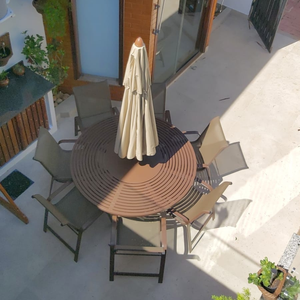 Jogo de Mesa Giratória com 6 Cadeiras Lótus e Guarda Sol