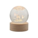 Ver imagem 7 de Enfeite Luminoso de Natal: Esfera de Vidro LED USB com Base de Madeira - Decoração Elegante de Mesa: