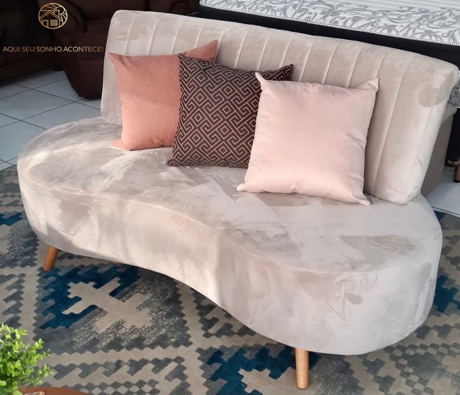 Topo 64+ imagem sofa qatar rosa br.thptnganamst.edu.vn